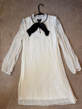 Dkny White Pleated Long-Sleeve Dress with Black Bow